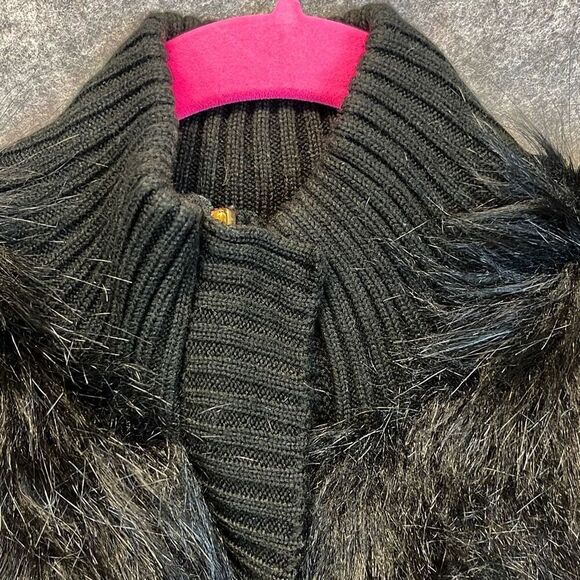 CALVIN KLEIN Women’s Faux Fur Sweater Vest Buckle Front Black Sz Small festival - Picture 4 of 15